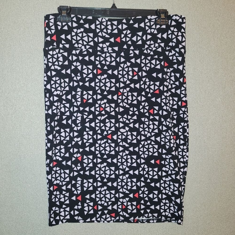 LuLaRoe Size XL Cassie Black and White Geometric Pencil Skirt